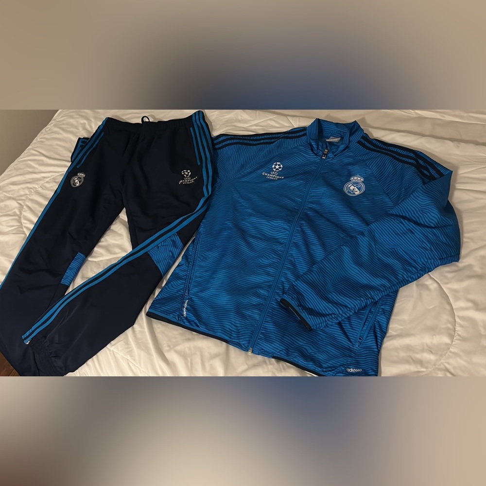 ADIDAS REAL MADRID TRACK SUIT SIZE LARGE CIRCA 2000’s